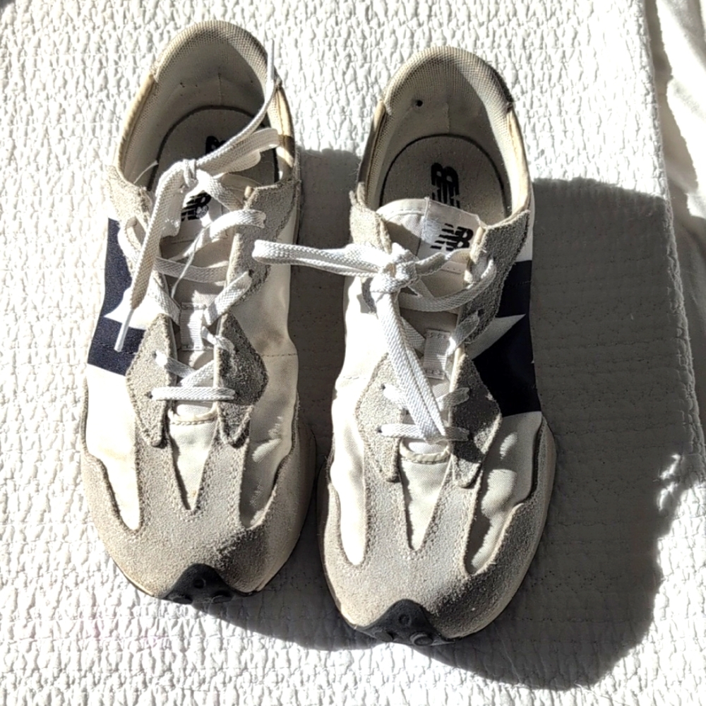 New Balance 327' White and Black Sneakers Size 7 Men / 8.5 Women